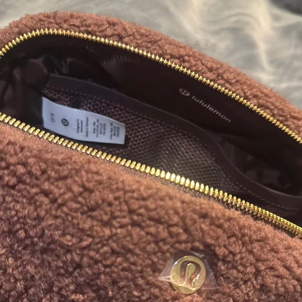 Lululemon Feeling Ready Fleece Pouch